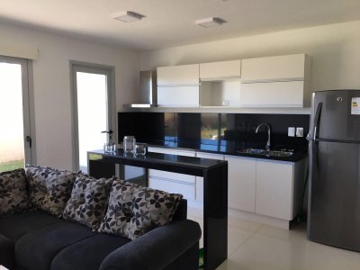 Apartamento en venta de 1 dormitorio frente al mar. Punta del Este