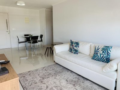 Apartamento en alquiler temporal 1 dormitorio - Place Lafayette Roosevelt Punta del Este.