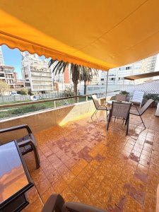 Un dormitorio en venta con gran terraza en Peninsula. 