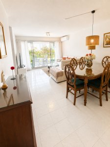 Apartamento de 3 dormitorios en venta, con servicios.  Lincoln Center Punta del Este
