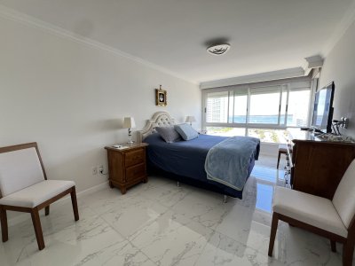 Apartamento de 3 dormitorios en suite