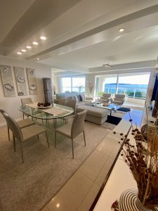 Aquarela alquiler temporal tres dormitorios en suite. Punta del Este