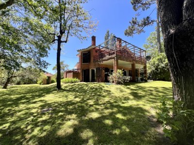 Casa en alquiler 4 dormitorios Punta del Este 