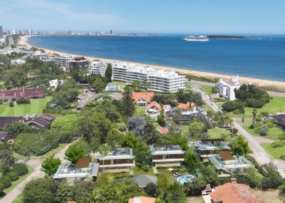 Casa Ph de 3 dormitorios mas servicio en venta a 260 metros del mar 
