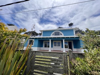 Casa de 4 dormitorios en alquiler enero. Montoya La Barra