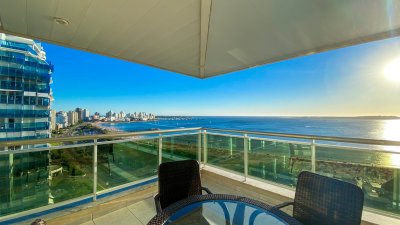 Alquiler Apartamento, 3 dormitorios más dependencia , parada 5 de Playa Mansa, Punta del Este 