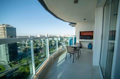 CASINO TOWER VENTA DE APARTAMENTO DE 2 DORMITORIOS CON PARRILLERO PROPIO