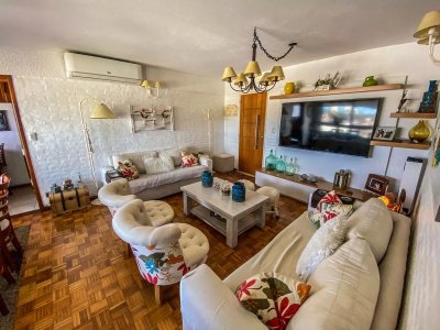 Apartamento de 3 dormitorios en Venta Maldonado 