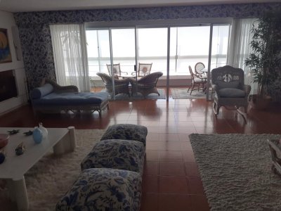 VENTA DE APARTAMENTO DE 3 EDORMITORIOS MAS DEPENDENCIA BRAVA