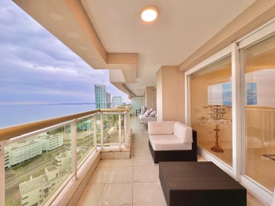 APARTAMENTO EN ALQUILER DE 3 SUITES Y DEPENDENCIA EN LE JARDIN PUNTA DEL ESTE 
