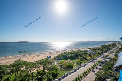 VENTA DE APARTAMENTO DE 2 DORMITORIOS FRENTE AL MAR EN MANSA PUNTA DEL ESTE 