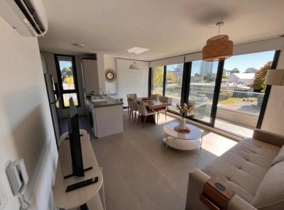 AIDY GRILL PUNTA DEL ESTE VENTA DE APARTAMENTO DE 2 DORMITORIOS 