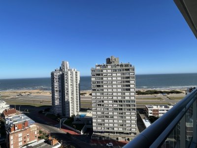 VENTA DE APARTAMENTO DE 1 DORMITORIO EN EDIFICIO ONIX PUNTA DEL ESTE 