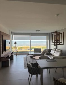 LE PARC III PUNTA DEL ESTE ALQUILER TEMPORAL DE 3 SUITES FRENTE AL MAR