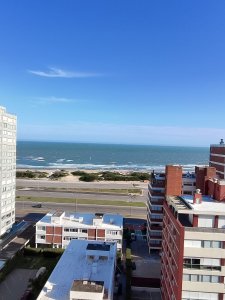 VENTA DE APARTAMENTO DE 2 DORMITORIOS EN BRAVA PUNTA DEL ESTE 