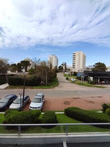 APARTAMENTOP MONOAMBIENTE EN ALQUILER INVERNAL EN AIDY GRILL PUNTA DEL ESTE