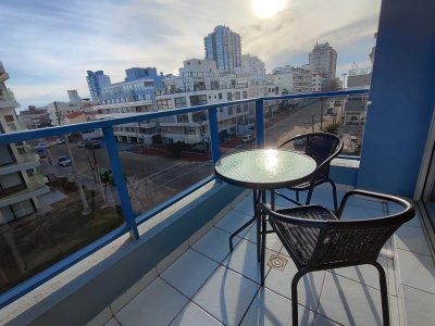 VENTA DE APARTAMENTO DE 2 DORMITORIOS EN PENINSULA PUNTA DEL ESTE 