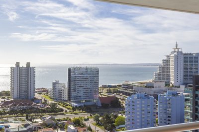 VENTA DE APARTAMENTO DE 3 DORMITORIOS EN EDIFICIO ONIX PUNTA DEL ESTE 