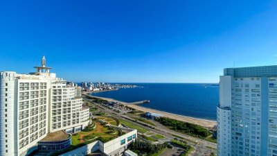 VENTA DE APARTAMENTO DE 2 DORMITORIOS EN SEASONS TOWER PUNTA DEL ESTE 