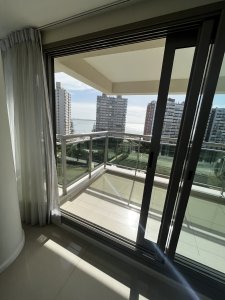 Alquiler apartamento de 2 dormitorios playa brava 