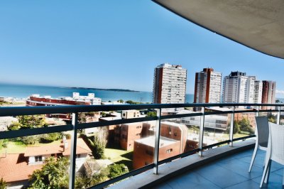 VENTA DE APARTAMENTO DE 3 SUITES EN EDIFICIO SUNRISE PUNTA DEL ESTE 