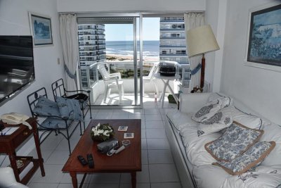 VENTA DE APARTAMENTO DE 2 DORMITORIOS EN BRAVA PUNTA DEL ESTE 