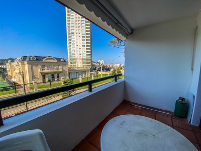 Venta de apartamento de 2 dormitorios y 2 baños en punta del este 