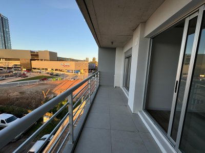 VENTA DE APARTAMENTO DE 1 DORMITORIO ZONA ATLANTICO SHOPPING PUNTA DEL ESTE