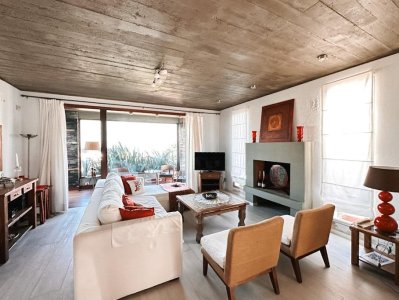 CASA EN MONTOTA UBICADA A METROS MAR EN VENTA DE 3 DORMITORIOS 