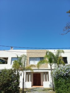 Casa de 4 dormitorios + dependencia de servicio en alquiler Montoya la Barra