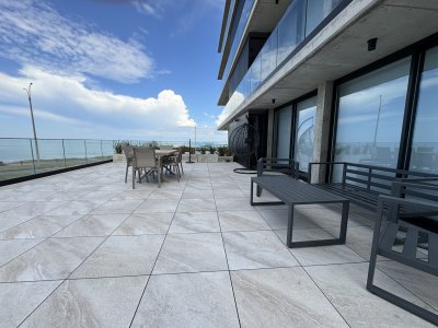 Alquiler 2 dormitorios Frente al Mar Punta del Este Disponible desde segunda quincena enero 2026