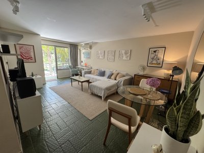 Alquiler temporal Punta del Este Playa Mansa | 2 Dormitorios, 2 baños. Complejo Full Amenities - Enero 2026