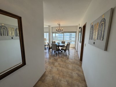 Venta de Apartamento 2 dormitorios, 2 baños en Punta del Este - Parada 14 Roosevelt