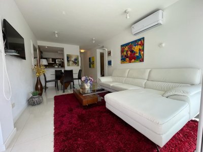 Alquiler temporal Hermoso Apartamento de 1 Dormitorio en Playa Mansa - Comodidades de Lujo
