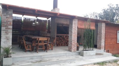 Venta y Alquiler de Temporada - Casa en Punta del Chileno -Punta de Este - 3 dorm, 2 baños, barbacoa play room,  piscina climatizada 