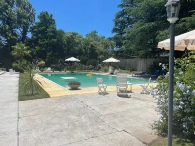 Venta y Alquiler Anual Casa 5D Lugano con Piscina y Barbacoa 