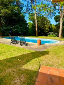Casa en alquiler verano 8 pers · Piscina · 3 dorm + servicio · Playa Brava Punta del Este