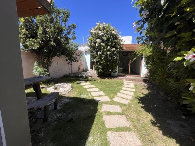 Oportunidad VENDO y ALQUILER ANUAL Casa para Vivienda o Local Comercial  Excelente Ubicación en Maldonado