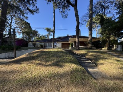 Casa en venta en La Mansa - P8 | Gran terreno | Ideal para reciclar