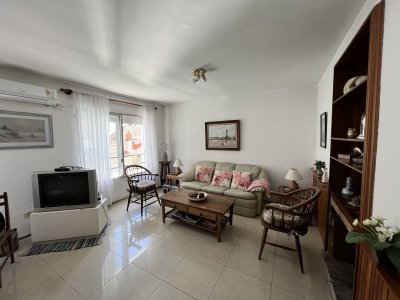 Apartamento de 3 dormitorios en Península, Punta del Este