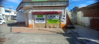 Amplio Local Comercial y apartamento