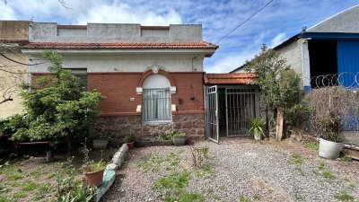 Casa en Venta en Barrio Lavalleja de 4 dormitorios 