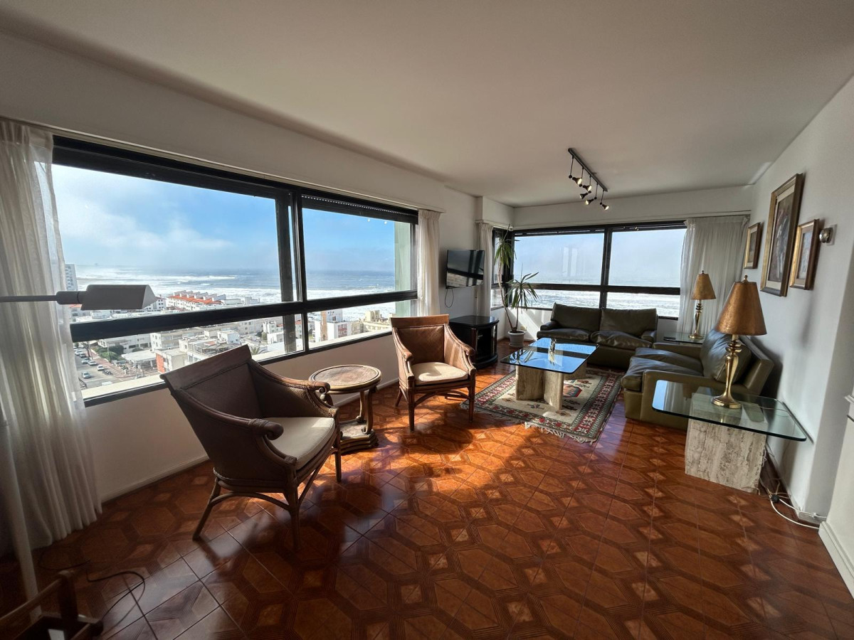 Peninsula, venta de depto de categoría con calefacción, con vista 2 dorm 2 baños + serv, mucamas garage 