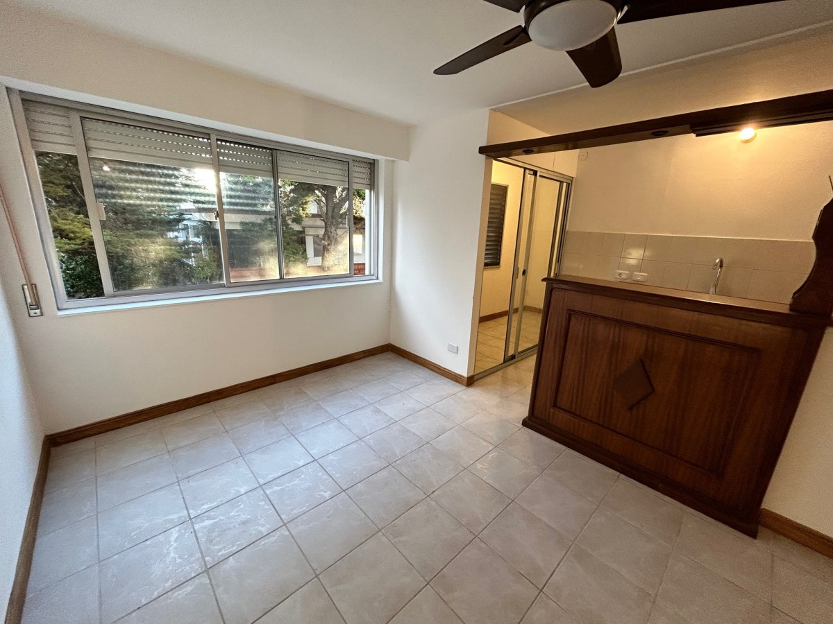 Zona terminal, cerca de todo, 2 dorm, baño, nuevo. US$ 130.000.