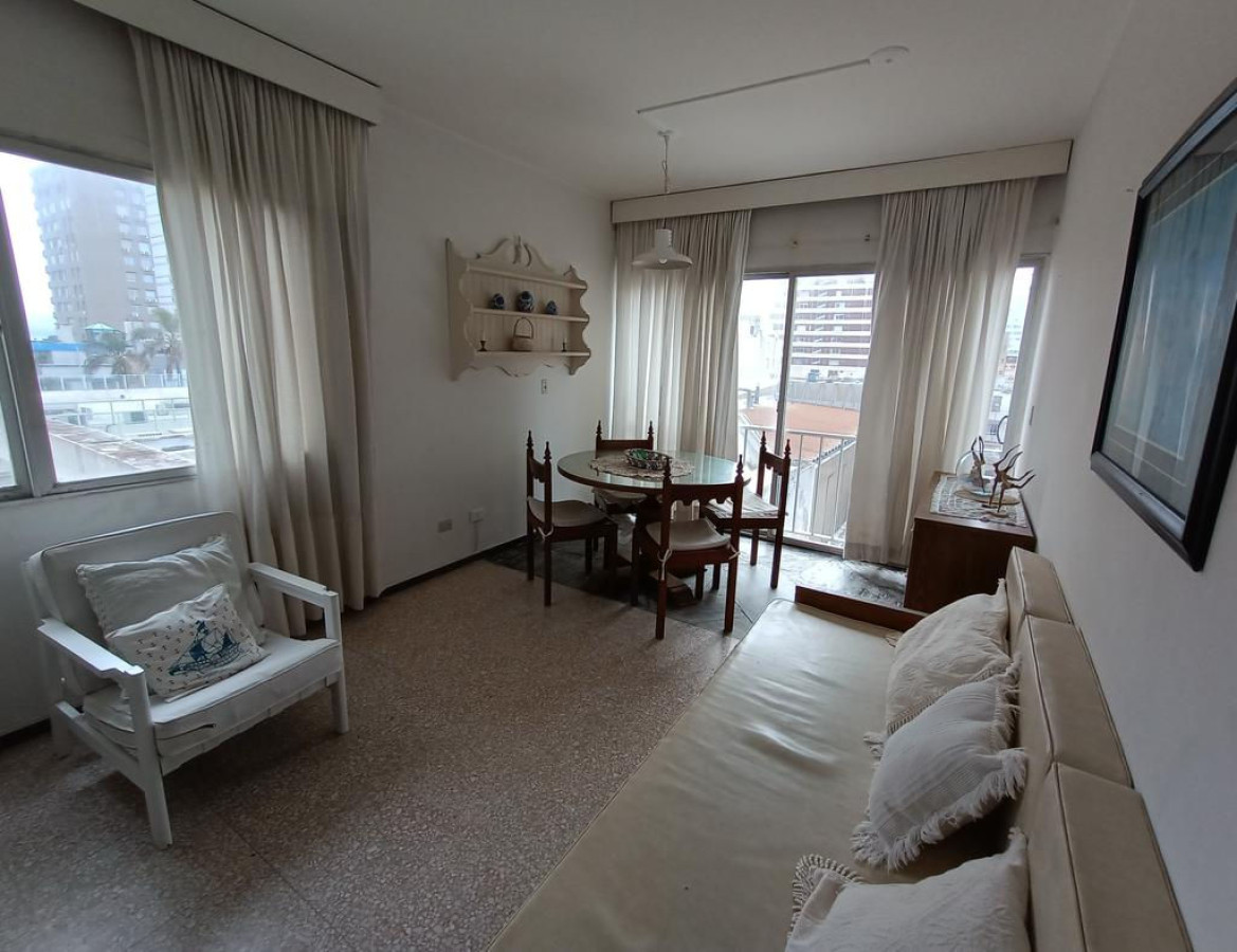 Península, apto de 1 dormitorio, baño, cocina, living comedor, ascensor. Precio de Venta US$ 115.000.