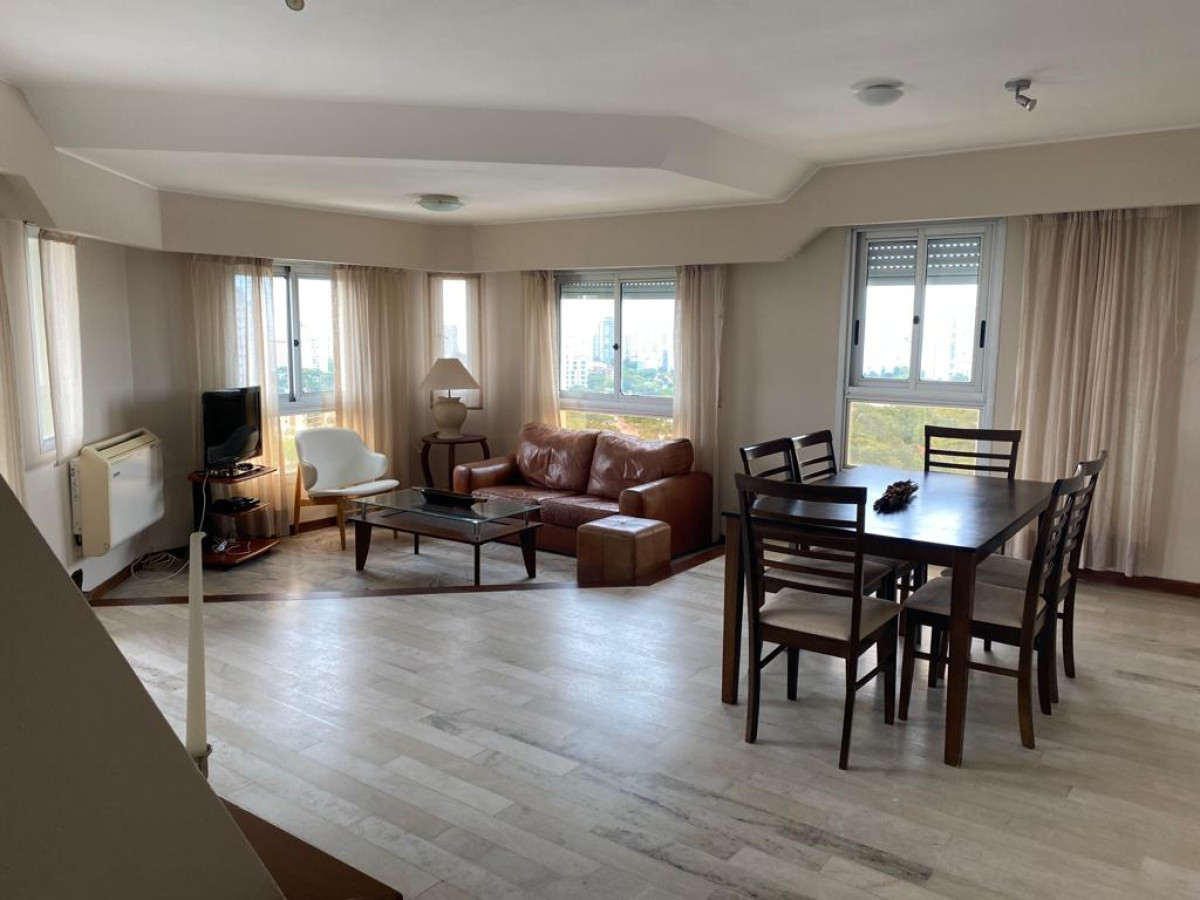Cómodo departamento de 3 dorm 3 baños, piso alto zona Shopping Punta, está para entrar. US$ 250.000. 