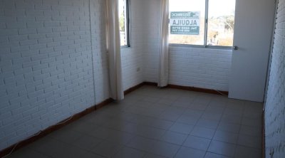 Apto Centro Maldonado 1 dorm alquilado US$ 79500.