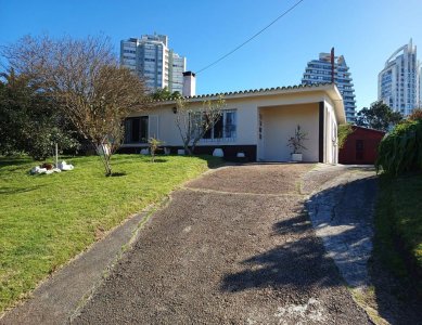 Prox Roosevelt Chalé 3 dorm mas 2 aptos US$ 249000