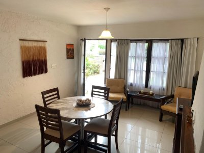 Alquilo invernal casa 2 dorm 1 baño estufa cochera parrillero, nueva. $21.500