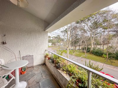 VENDO APARTAMENTO 2 DORMITORIOS Y MEDIO 2 BAÑOS TIPO DUPLEX CON DOBLE LIVING Y GRAN GUARDILLA